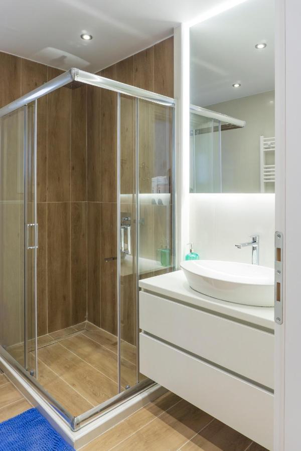 New Modern Style Home Next To The Train Station Thessaloníki Luaran gambar